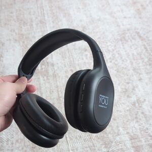 Armani Wireless Headphone